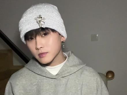 STK满天星冷帽,真的不要太帅了!显脸小不说,开个闪光灯拍照太顶了!#stk #冷帽 #时尚单品