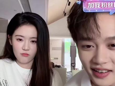 “1TB要加钱”哈哈哈,太可爱了! @翟一莹 看出来了,柯淳老师很惦记一莹的片酬 想要分一莹一半的片酬,笑死了!全程哈哈哈哈哈 #互动太有趣了 #翟一莹 #柯淳 #第二十五时区的情书 #直播录屏