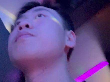 他的手机原来只是没电了.... #指南退伍日记 #已退役