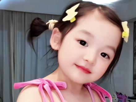 我们小伊芙三岁啦!!!#小伊芙eve #eve #萌娃 @小伊芙eve 快快乐乐长大~