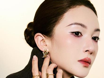 金晨自化红毯妆引热议 诠释审美自由 #金晨