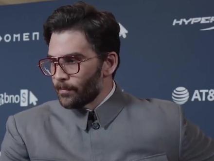 一个粉丝百万的美国网红政治评论家,穿起了中国定制中山装,结果在美国爆火
#哈桑 #柠檬哥 #中山装 #中式服装 #西服定制