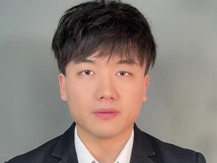 编剧炫耀袭警“被捞”,一纸通报戳破特权幻象。#秦雯 #秦雯王家卫 #警方通报女编剧自称袭警被放行 #上海警方