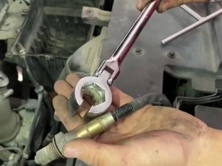 氧传感器套筒扳手氧传感器套筒拆卸工具6角12角二合一扳手