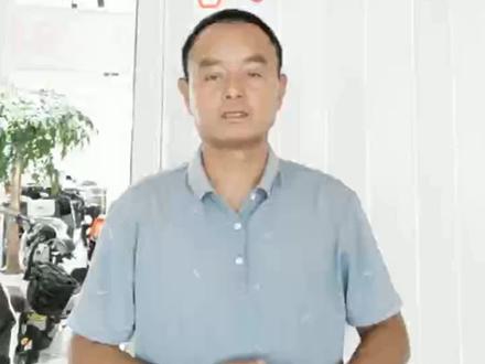 #电动车维修 电动车充电时充电器发出异响,看完这个视频,你就知道原因了#@爱玛电动车角色 @抖音小助手 @香水百合