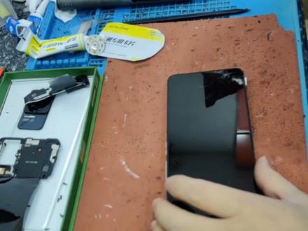 #手机维修 #专业的事交给专业的人 #手机维修换屏 #同城 #同城发现 发一下手机维修日常