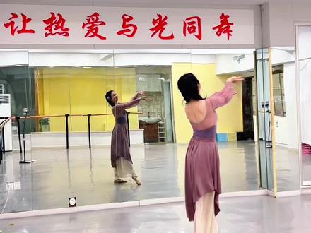 《咏春》最详细的背面教学分解来咯~#咏春舞蹈挑战 #咏春 #背面分解教程 #成人古典舞 #青年创作者成长计划 @抖音小助手 @抖音创作小助手 @抖音媒体内容优推官 @抖音创作灵感 @DOU+小助手 @DOU+上热门 @DOU来跳舞