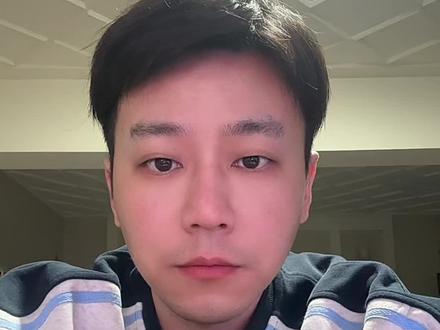 有色金属,电网设备,光模块量子芯片,化工。我比较看好的中长期板块。相信政策,相信慢牛长牛,拿住不一定是最好的方法,但一定是最稳妥的。个人观点不构成任何投资建议!请对自己负责。#有色金属 #人工智能 #电网设备#化工