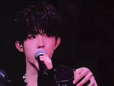 爱无需亏欠 宝宝你也无需道歉cr:苦瓜哭哭哭#苏新皓#、#tf家族荣耀之战演唱会 #苏新皓#TF家族荣耀之战