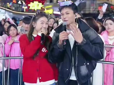 山歌经典对唱苏潇潇豆芽#现场演出视频拍摄 #民族音乐 #演出现场视频分享给大家 #民族歌曲表演者