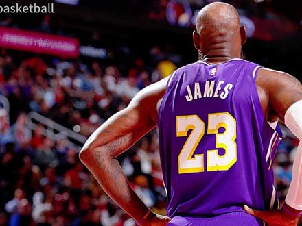 这个男人,还在和时光老人较劲 #詹姆斯 #湖人vs火箭 #抖音精选 #青年创作者成长计划