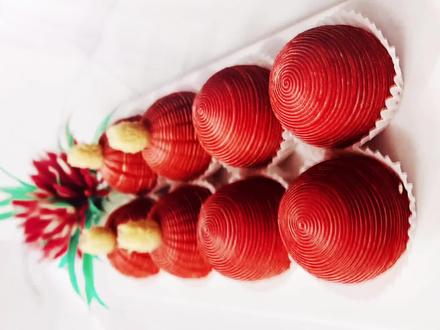 双色圆酥:今天我和大家一起分享面艺制作,祝3.8节快乐! #美食教程 #面点 #创意美食