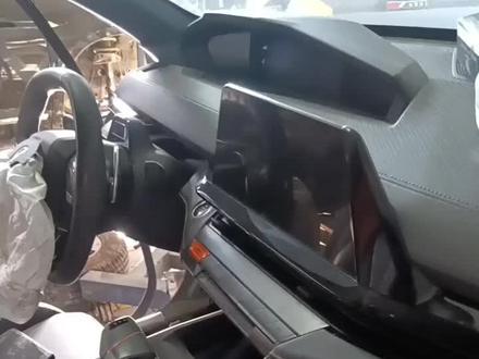 最新款长安UNI -V抬仪表教程。 有什么不懂可以下方评论,我会第一时间回复,中央扶手箱后面usb要注意,拔仪表注意前档玻璃,仪表音响也撬出来