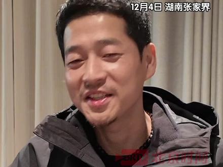 “荒野第一帅”文车车荒野求生决赛第十天退赛,回应瘦了20斤后撞脸韩国男艺人,“肯定开心啊,每天都笑醒。但是我拿相机照了,脏兮兮的哪里像嘛”。(记者:赵荆威)