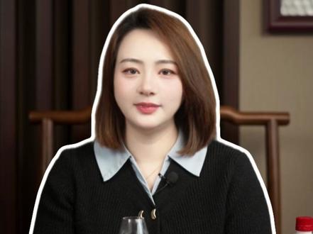 敬酒杯子的高低怎么把握? 丹丹教你敬酒礼仪#敬酒 #酒文化 #酒桌文化 #白酒知识