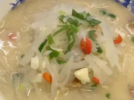 冬吃萝卜夏吃姜,水煮萝卜丝了解一下。#一起学做菜 @抖音小助手