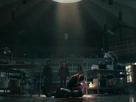 地面在抖动,喜美子有胸炮了 #黑袍纠察队