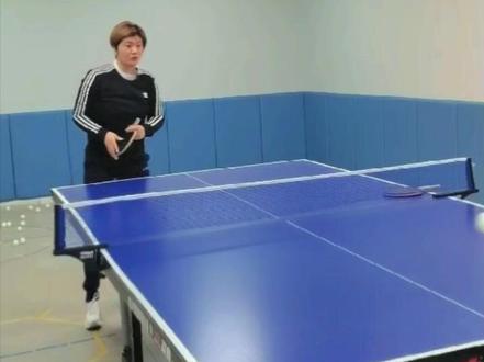 直拍接正手短球时的撇,劈长的配合。绝对干货🏓#抖音小助手#乒乓球 #乒乓球教学视频 #乒乓球接发球 @婷女王乒乓