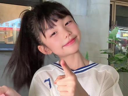 想我的姐姐们了~ #甜妹 #当你手势舞