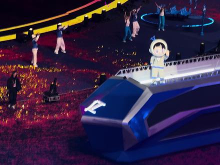 2026张杰鸟巢首场,南北580区,D区,整晚大火车小火车巡了三次,9点40多点就可以往外走了#张杰鸟巢演唱会