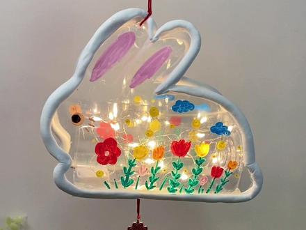 中秋节快到了,用透明蛋糕盒和饮料瓶给孩子做个玉兔灯笼吧#中秋节手工灯笼#古风兔子灯笼#亲子手工#废物利用#手工灯笼制作幼儿园