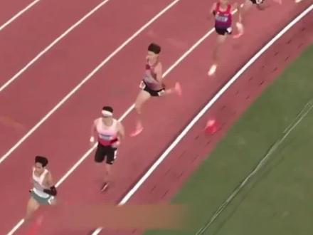 不可思议的一场比赛!浙江运动员奚枭横夺冠,冲刺时刻太突“燃”了!#全运会田径男子800米决赛