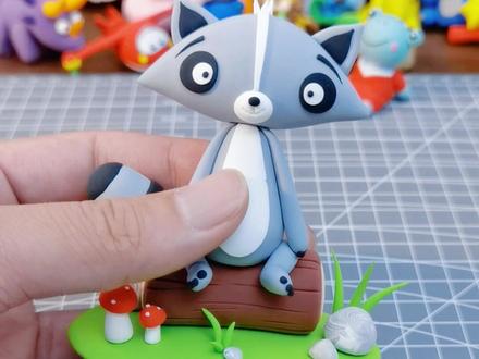 我要把这只小浣熊送给评论点赞最多的小可爱#粘土教程 #亲子手工 #太空泥 #可爱