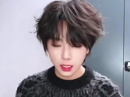 王橹杰最新高会视频,大家省着劲儿点扒😂#王橹杰 #杰丞 #橹穆