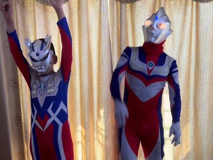 迪迦和塞罗一起跳大香蕉#大香蕉舞蹈完整版 #小朋友都爱看 #奥特曼儿童动画片 #迪迦