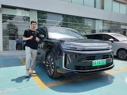 华为全家桶上车,15万不到的大型SUV,五菱不打算赚钱了? #五菱神车 #华境S #华为全家桶 #大型SUV #新能源汽车