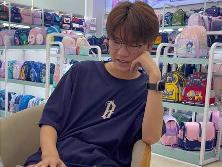 今天也给广智赠送一个背包,既代表陪伴,又代表着背上的责任。漫漫人生路,任重而道远,未来可期!#录取通知书拿到了