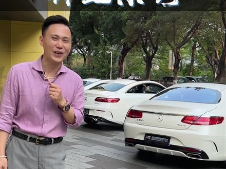 奔驰双门轿跑,一门三杰,今天一次性集齐。从C260到E300到S400,入门到旗舰,最热门的都在了。喜欢个性,但又是奔驰的忠实粉丝选它准没错👍#奔驰轿跑 #奔驰c260l #奔驰e300l #奔驰s400 #双门轿跑