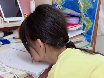 天王老子来了那也是7 没有强大的抖音我们都不知道原来你们比7是手指并拢,但真的很想问这个手势跟7有什么联系呢??#南北差异 #甜妹 #随拍 #生活碎片 #日常