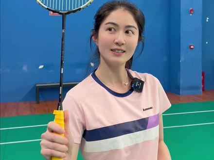 新球拍在手,抽杀果然轻轻松松 #川崎氢气 #川崎H2 #疾氢主义 #超轻球拍 #羽毛球拍测评