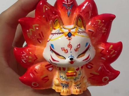 #手工涂鸦礼物石膏娃娃 #代画石膏娃娃 #成品石膏娃娃出售 #画画其实很简单 #招财九尾狐石膏娃娃 客订成品完成 一连两天卖了好几个成品 感谢喜欢我画的小娃娃🥹🥰🥰🥰