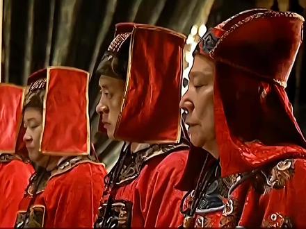 先扣帽子再站队、打法依旧老一辈