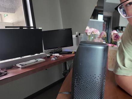 无线远程开电脑,简单操作好上手 【超简单教程】无需复杂设置!用两杯奶茶钱搞定「远程唤醒电脑」神操作!
👉 方案一:米家智能插座 + BIOS 设置
利用主板「通电自动开机」功能,1 分钟改 BIOS 参数,搭配智能插座断电重启,适合已有智能插座的懒人党~
👉 方案二:米家开机卡
拆机箱插线 5 分钟完工!直接模拟物理开机键,支持「远程开关机 / 定时任务 / 小爱语音控制」,蓝牙 Mesh 版连小爱音箱秒联动,隐藏开关,轻松开机
💥 终极效果:
手机 APP / 语音助手远程唤醒,被窝里喊一句「小爱开机」直接串流打游戏
配合远程控制软件,办公摸鱼、下载挂机、nas 唤醒全搞定
两种方案对比:智能插座vs 无线开机卡,按需选择不踩坑!
#米家 #智能家居 #远程办公 #远程#电脑小技巧