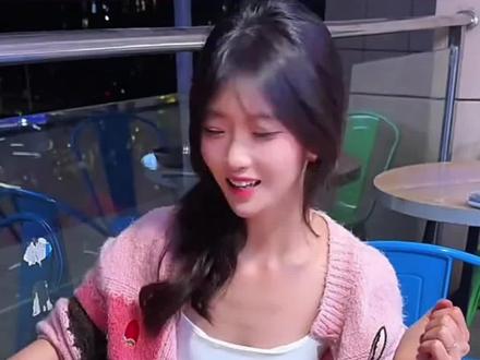 美食圈的野生父母来了! 你给今天的饭打红牌还是绿牌?我反正没忍住举牌了 #美食判官已上线 #在玩一种很新的美食判官