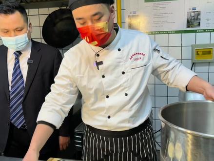 #酒店人 #无为人加油 #特色美食 #用心做菜 #妈妈的味道 #上热门 #美食教程 :分享是一种格局更是一种态度!关注我,给厨师们点赞,