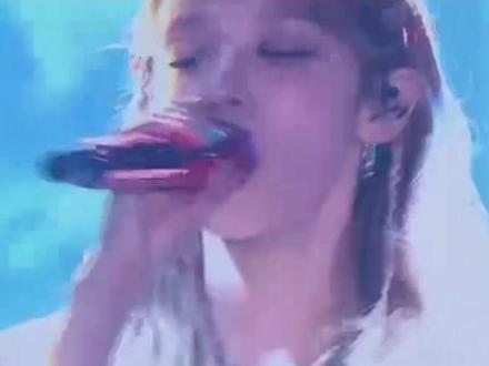 谁会不爱真诚对粉丝的爱豆!!! #gidle #宋雨琦 #田小娟 #演唱会 #娱乐评论大赏