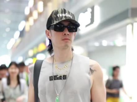 #吴建豪 #吴建豪美作
吴建豪演唱会结束也离开北京咯