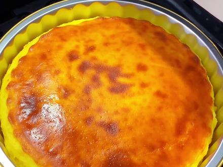 酸奶布丁蛋糕 不用面粉,不用打发,这绝对是我做过最好吃的酸奶蛋糕了,外焦里嫩,奶香浓郁,好吃到跳舞#美食教程#儿童美食#空气炸锅美食