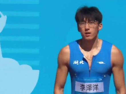 #第十五届全运会 男子100米预赛,李泽洋跑出10秒08总成绩第一晋级复赛。
李泽洋也成为了继苏炳添、谢震业、张培萌、陈冠锋、何锦櫶、邓信锐和陈佳鹏之后,第八位在男子100米项目中跑进10秒10大关的中国田径运动员。