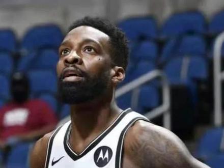 23厘米长的伤疤以及肚子上因为手术导管而留下的像子弹穿过般的伤口#杰夫格林 #篮网 #dou来nba