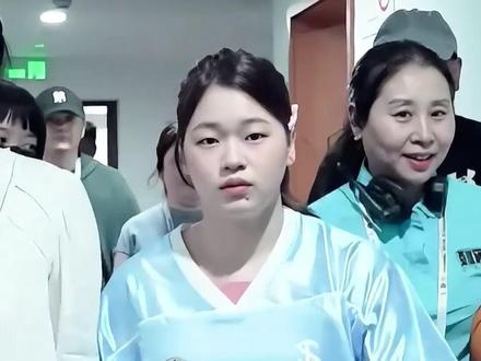 “跳水三朵金花”拆伙16个月后,全红婵担任浙BA开球嘉宾,张家齐闯入助农赛道,陈芋汐独自坚守跳台 #全红婵 #陈芋汐 #张家齐 #影娱热点团 #内容启发搜索
