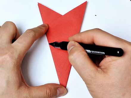 简单画两个弧线,小猴子就能教你剪漂亮窗花!#剪纸 #手工 #手工diy #创意手工 #春节剪纸