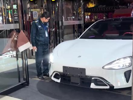 新款小米su7是加量不加价还是雷子飘了割韭菜#小米汽车 #小米su7 #新车资讯 #新车上市