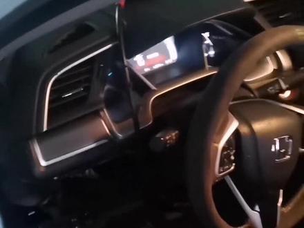 本田思域锁车以后不定时得无故自动报警双闪灯一直闪烁,同时仪表自动点亮,一般情况都是晚上停车以后报警,非常扰民,电瓶电量皓劲为止,维修完美解决故障 #配汽车钥匙 #汽修技术日常