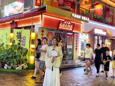 夏天来英雄城南昌旅游的打开方式,今天本地导游告诉您~这个假期,带上娃跟随央视的脚步,来打卡被誉为“语文课本收割机”的江西吧!#江西南昌 #跟着语文课本去旅行 #南昌旅游攻略 @抖音小助手#江西是妥妥的语文课文收割机