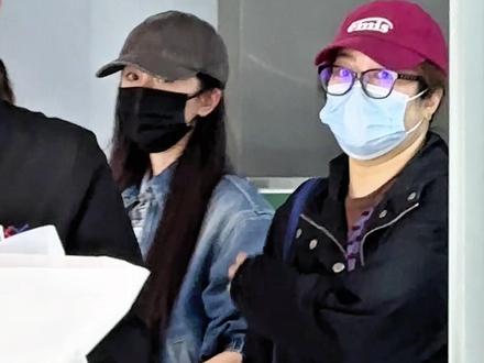 泰国机场偶遇杨幂了耶✌🏻拍戏顺利~@杨幂 #杨幂